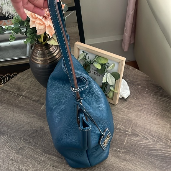 Dooney & Bourke Elegant Blue Leather Tote Bag - Picture 3 of 6